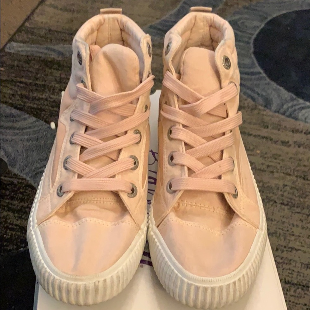 Blowfish Crawler canvas shoe